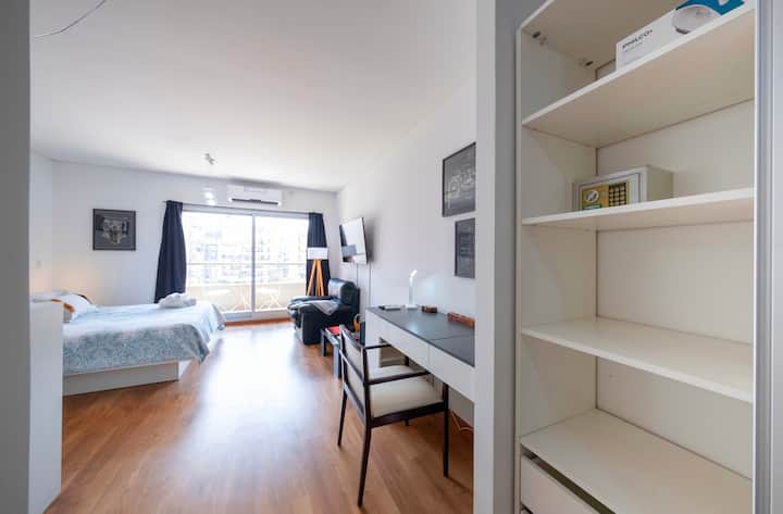 Monoambiente con balcón en Villa Crespo