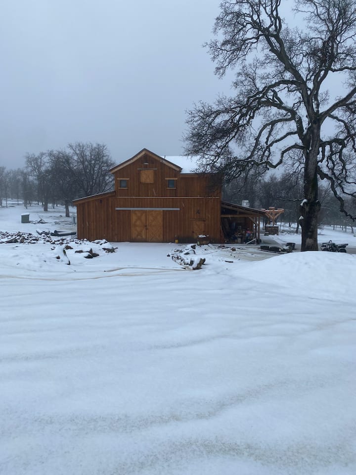 Millar Oaks Ranch Barn Retreat, near Yosemite Ranches for Rent in