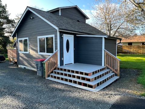 Cute Quaint Fresh Remodel w/boat parking