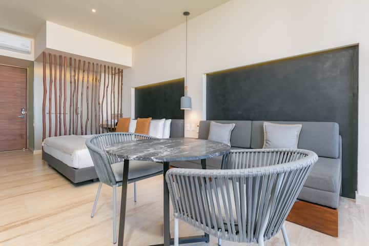Ceren | Hermosa Suite Con Balcón Privado - Playa del Carmen