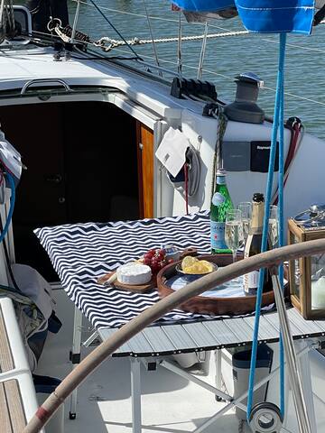 Docklands Yacht gallery image 2