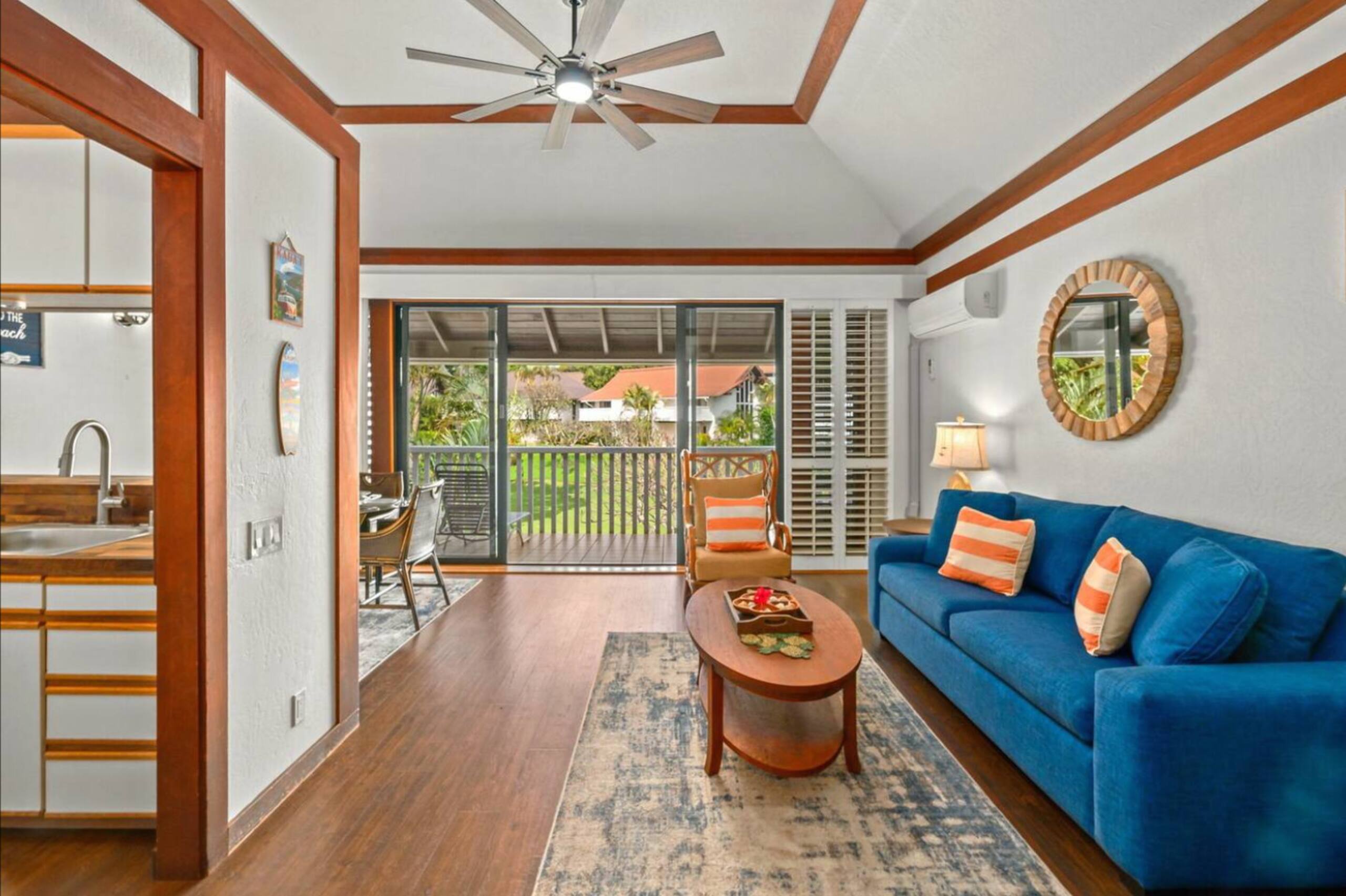 Poipu Beach Top Floor Condo, A/C, 2 Min to Beach - Photo 2