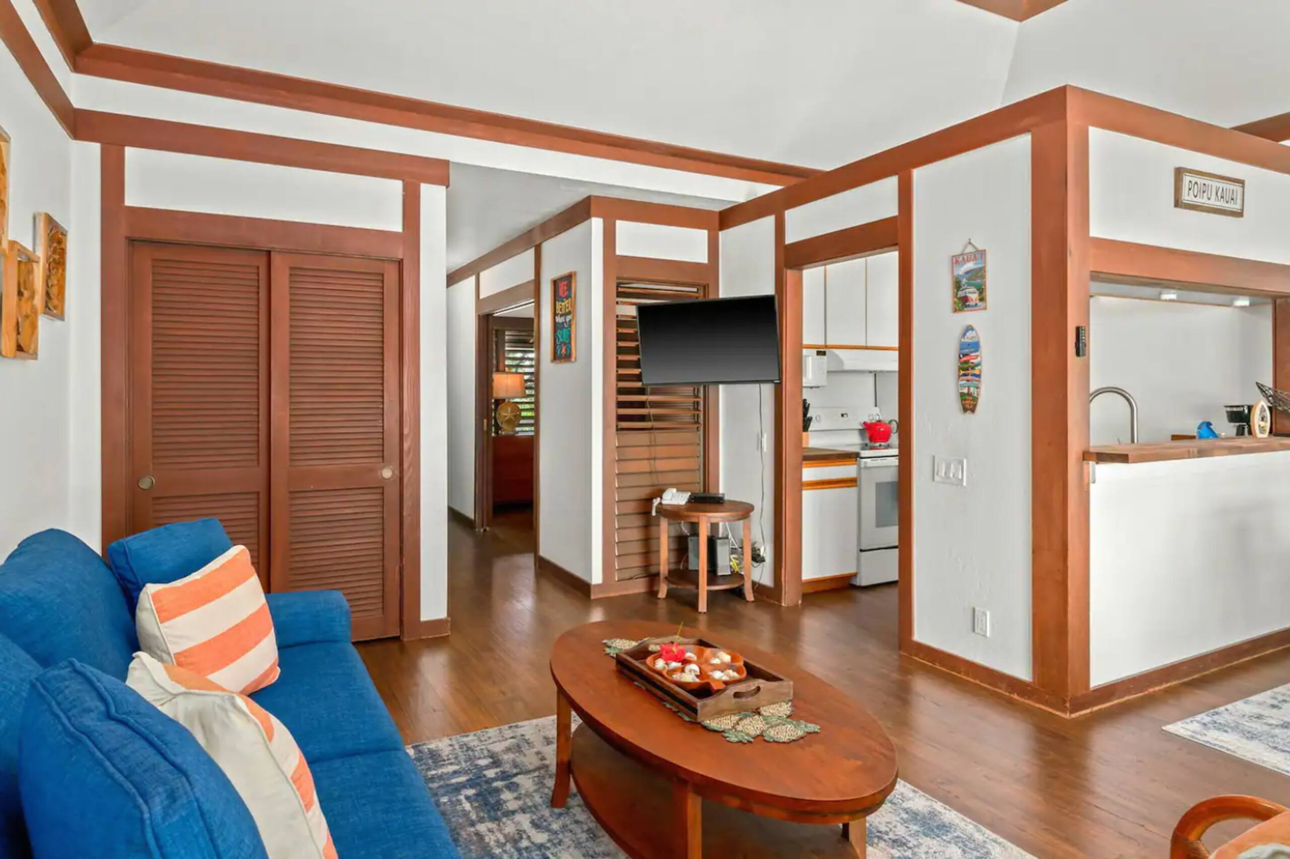 Poipu Beach Top Floor Condo, A/C, 2 Min to Beach - Photo 3