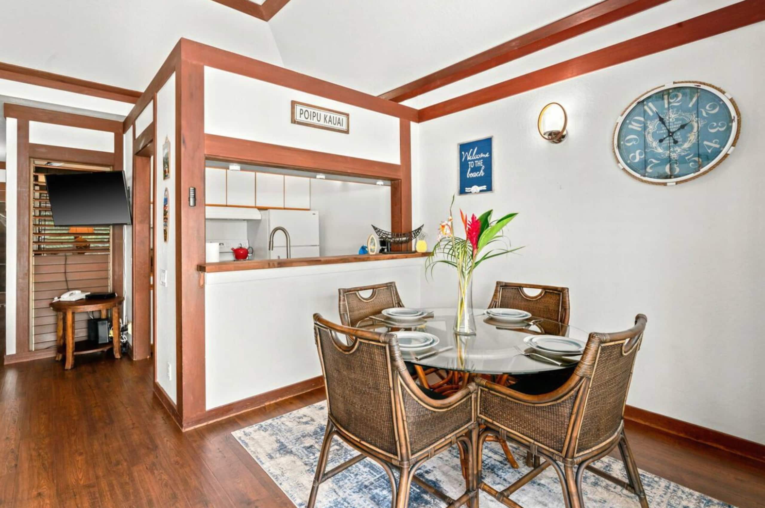 Poipu Beach Top Floor Condo, A/C, 2 Min to Beach - Photo 8