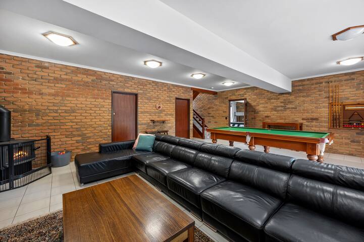 Spacious Two Family Home – pool table and more! gallery image 5