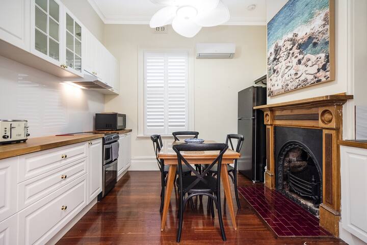 Crepe Myrtle Cottage-Stunning heritage in Sth Freo gallery image 5