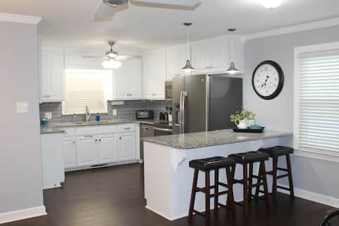 Redna’s House- Lovely Renovated 60s Home