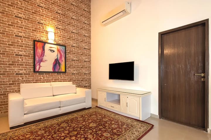 Living room image 6