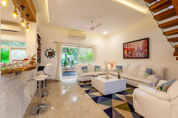 Living room image 2