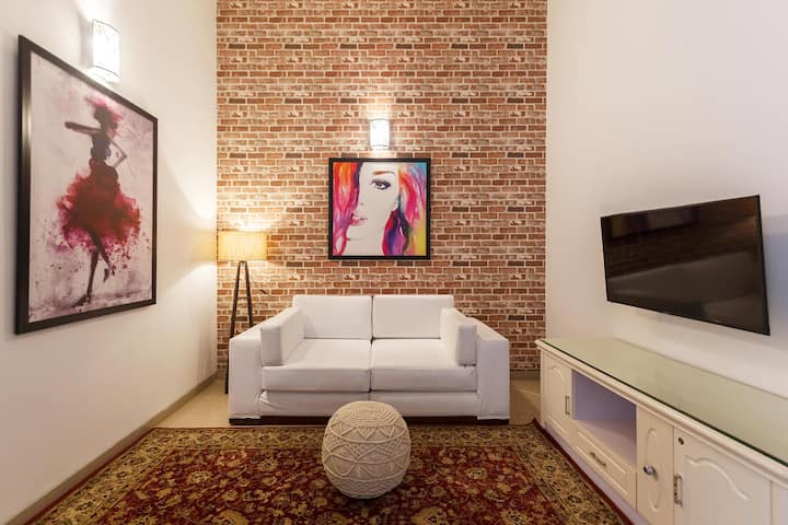Living room image 7