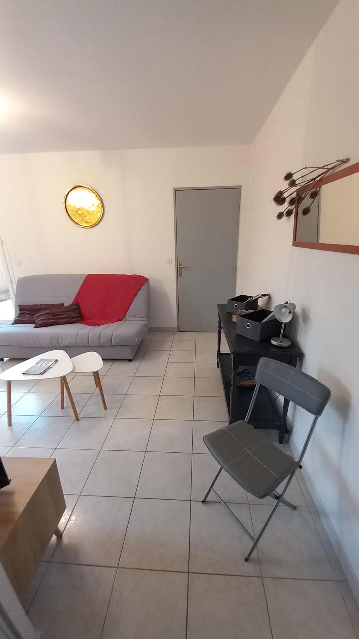 Successful Airbnb property: Bright 2-bedroom apartment - 42 m2 - parking - Secure residence in Roquebrune Sur Argens