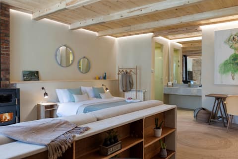 Executive Spacious King Room