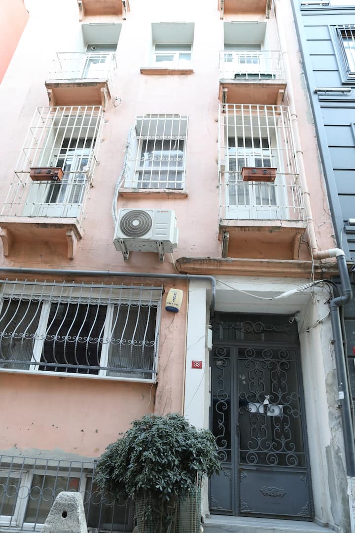 5th floor 1+1 apartment no3 in Taksim Apartments for Rent in Beyoğlu, İstanbul, Turkey Airbnb