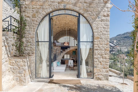 Stone House: Private Villa with Jacuzzi