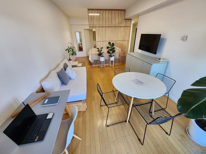 espace de travail - salle à manger - salon 