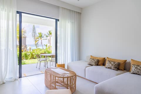 Exclusive beachfront apartment