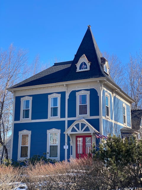 3 BR Gorgeous Historic Home Close to Ocean