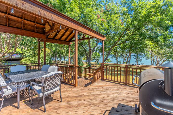 Lake house gallery image 5