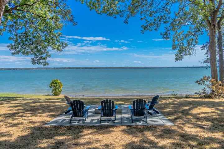 Lake house gallery image 2