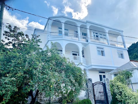 Top Floor of Savannah View