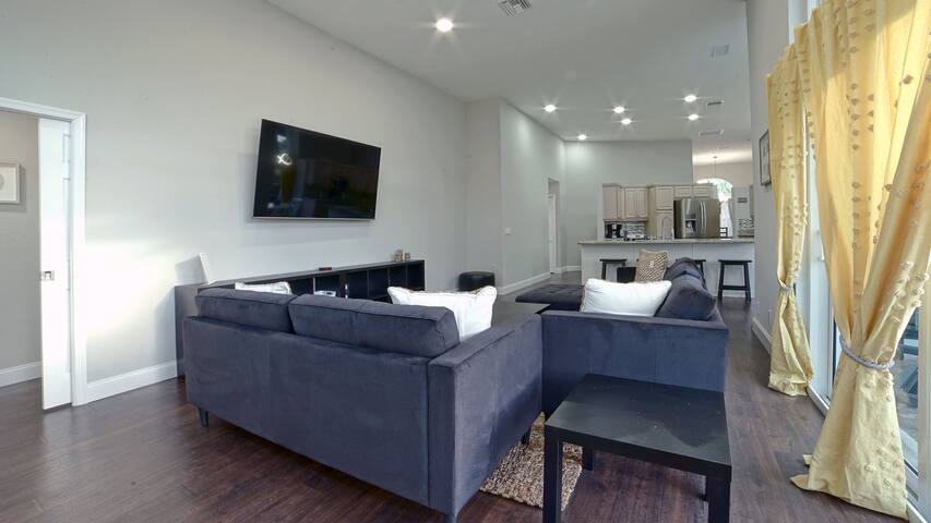 Modern House Heated Pool Gourmet Kitchen Pets gallery image 5