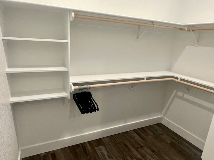 Მთავარი კარადა