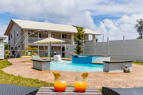 Ocean views, resort-like pool, hot tub and A/C!