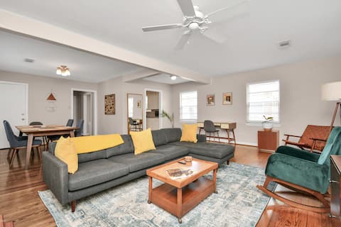 Successful Airbnb property: Cobblestone Escape in Neartown Montrose