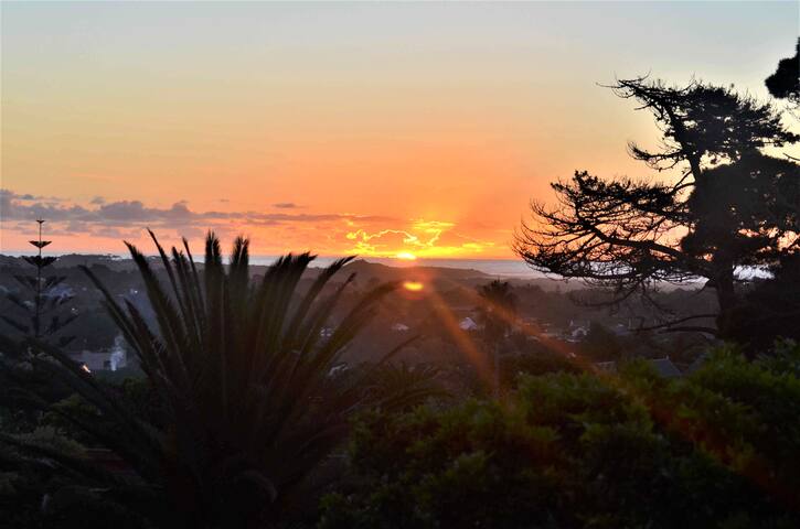 Private Sunset, Sea and Mountain View House gallery image 3