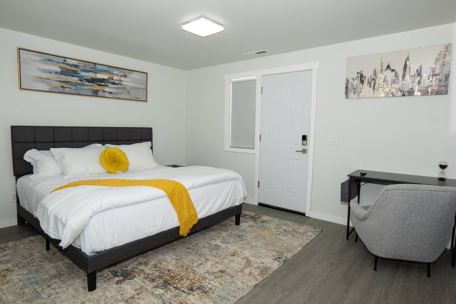 Private King Suite |Free Parking |WiFi|Washer| AC