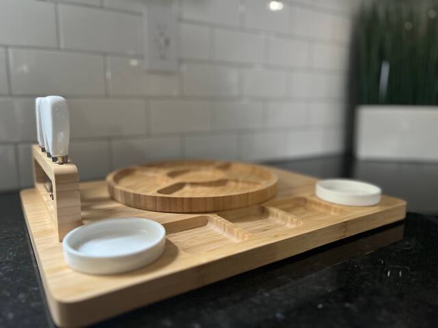 Newark Gem: Chic & Spacious Duplex w/ Deck gallery image 5