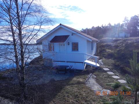 A gem right on the waterfront! Nice view.