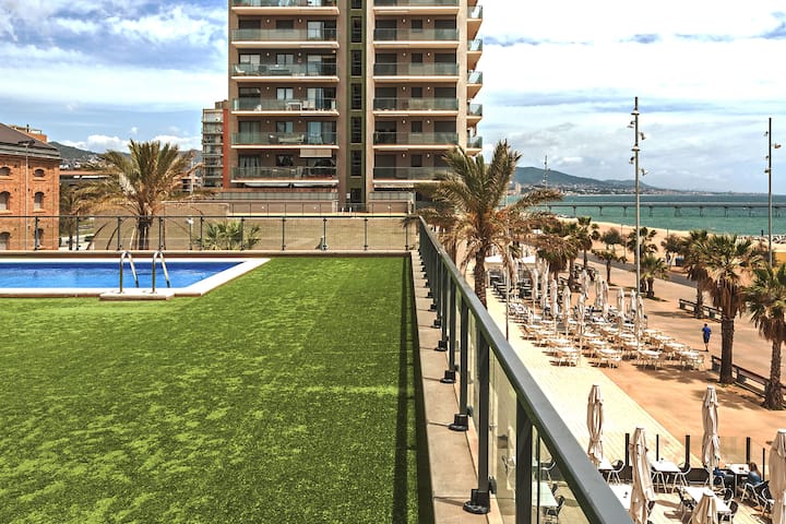 Apartment with pool in Playa Barcelona