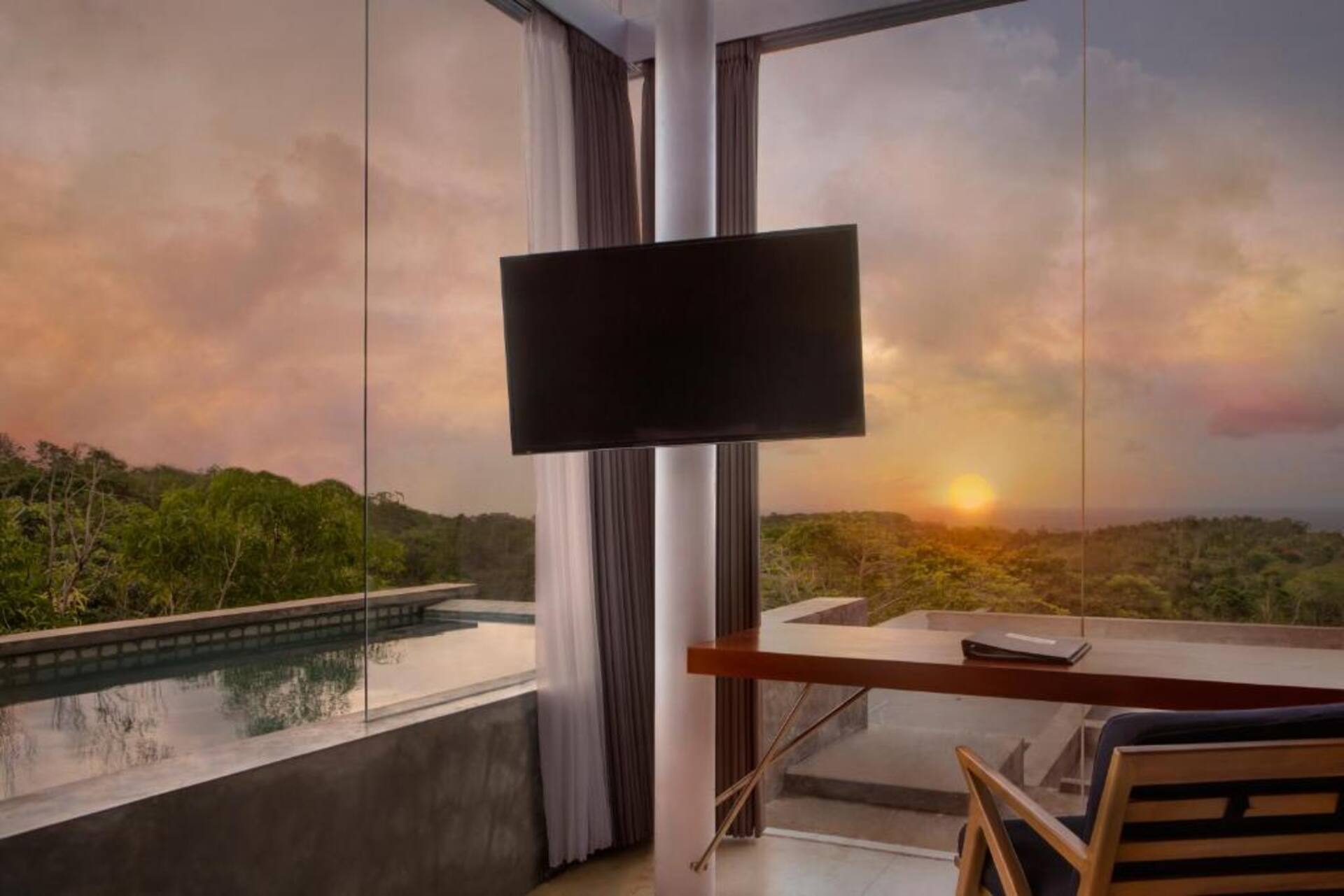Deluxe Poolside Hideaway Room in Uluwatu 3
