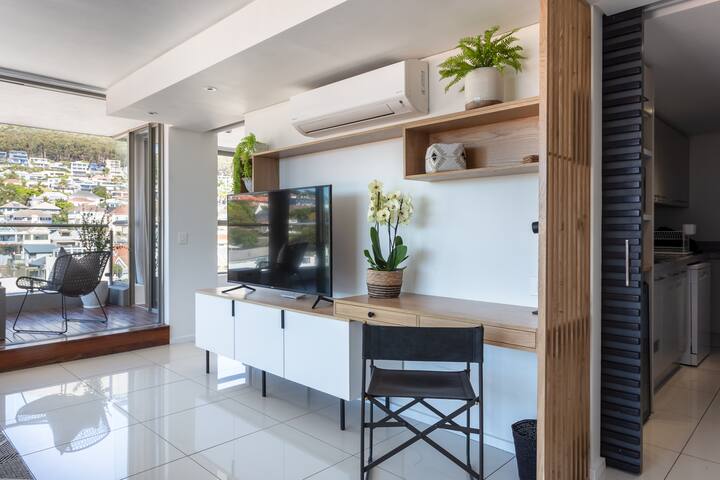 Newly furnished designer apartment Greenpoint. gallery image 3