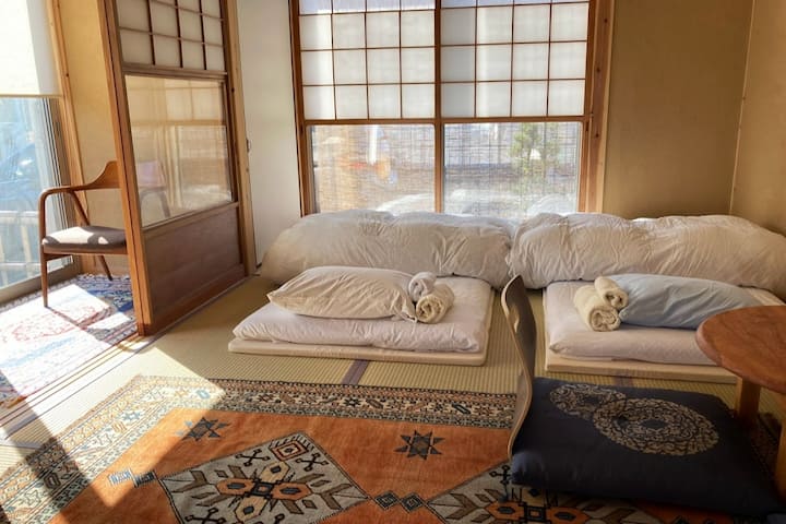 საძინებელი 1