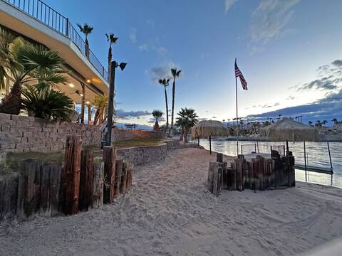 Tranquil Riverfront Luxury Home!