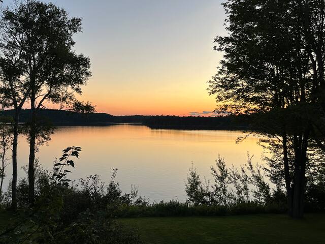 The Oak Bay Beach House gallery image 4