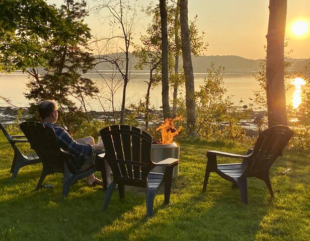 The Oak Bay Beach House gallery image 3