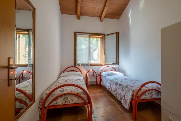 小卧室配备单人床，可以在场合舒适地连接。