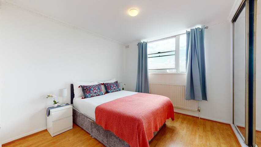 The Queensborough 3 Bed Apartment By Hyde Park gallery image 4