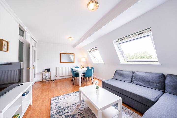 The Queensborough 3 Bed Apartment By Hyde Park gallery image 2