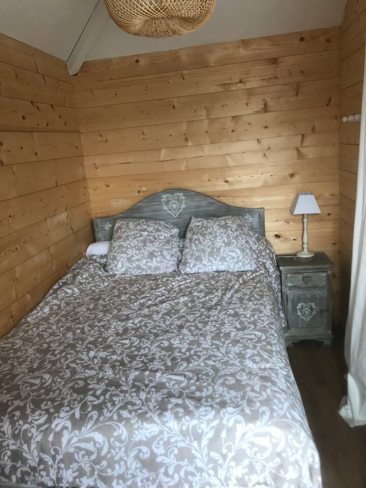 habitación con aire acondicionado en la dependencia cama de 140