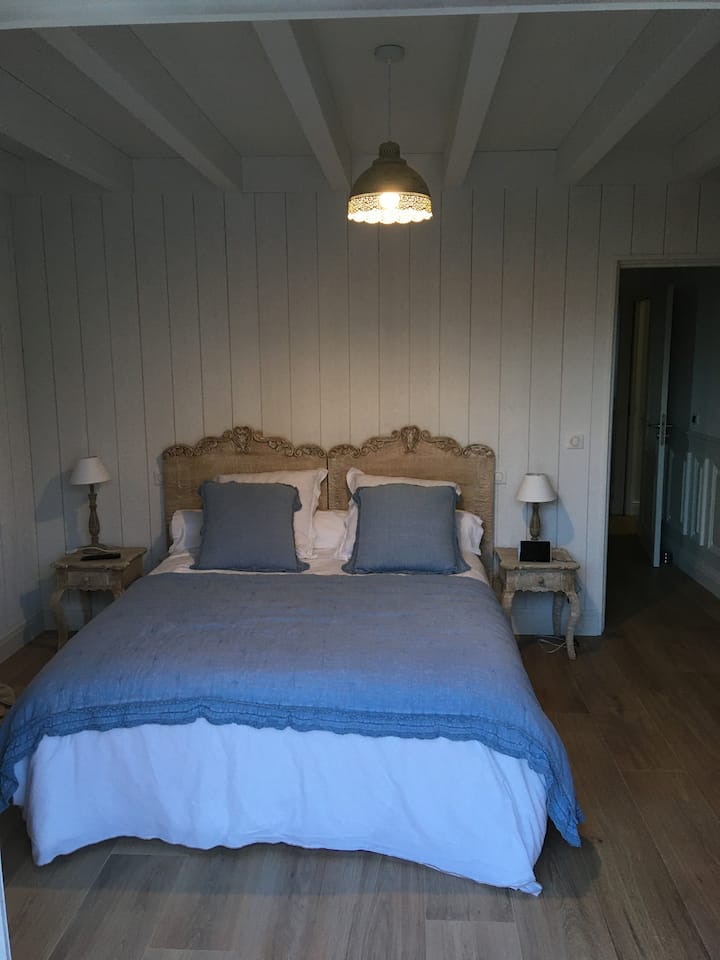 habitación suite principal planta baja
cama 180