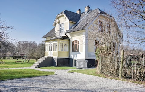 Large turn-of-the-century house in Skäret