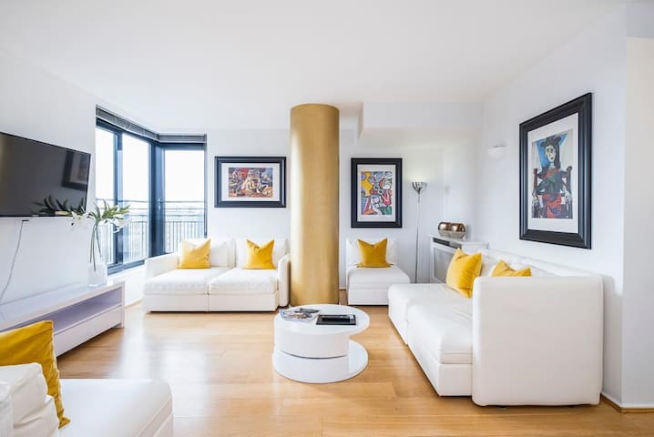 Elegant 2 bed 2 bath near Knightsbridge