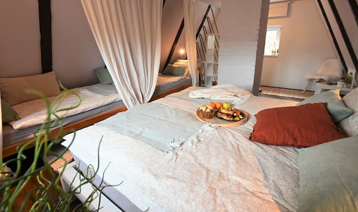 pssssst ได้เวลานอนที่ระดับความสูง 717 ม.... ราตรีสวัสดิ์ zzzzzzzz