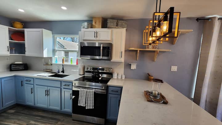 Full kitchen image 1