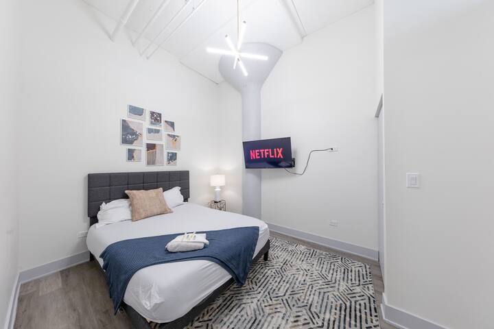 Luxurious 5BR Suite Near McCormick w/ Pool Table gallery image 5