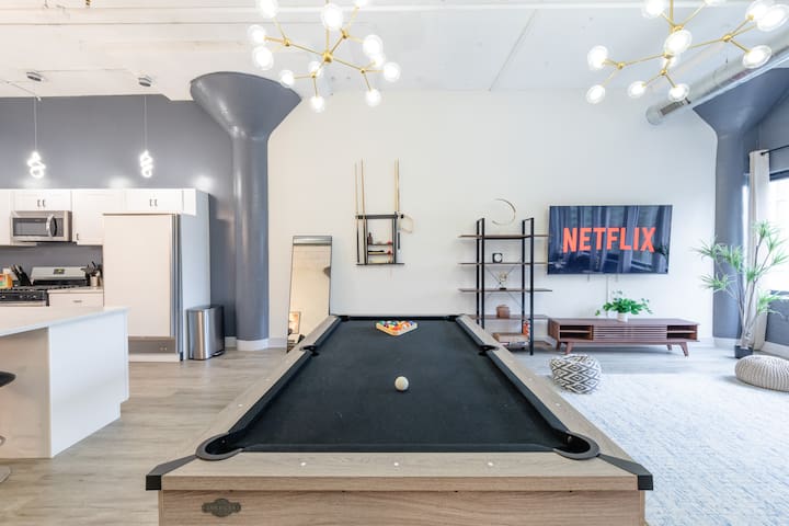 Luxurious 5BR Suite Near McCormick w/ Pool Table gallery image 2